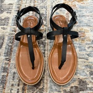 Crown Vintage Black Leather T-Strap Sandals with Brown Footbed Size 8.5